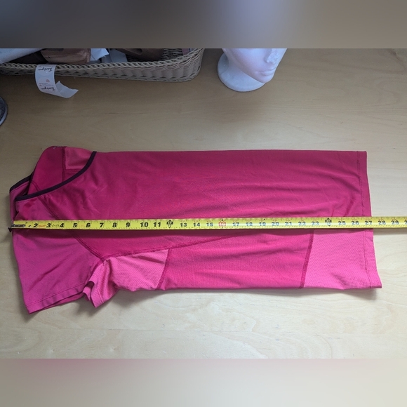 ARC'TERYX Women Pink Tee Shirt Size XL Outdoor Shirt Different Tones Of Pink - Picture 9 of 9